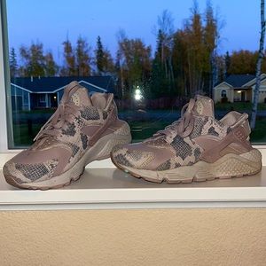 Nike Air Huarache size 7 women’s, grey and pink with snake print.